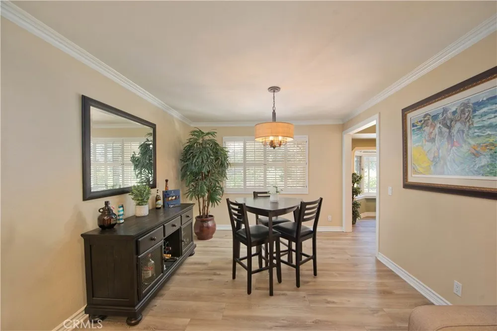 25023 Everett Newhall, CA 91321