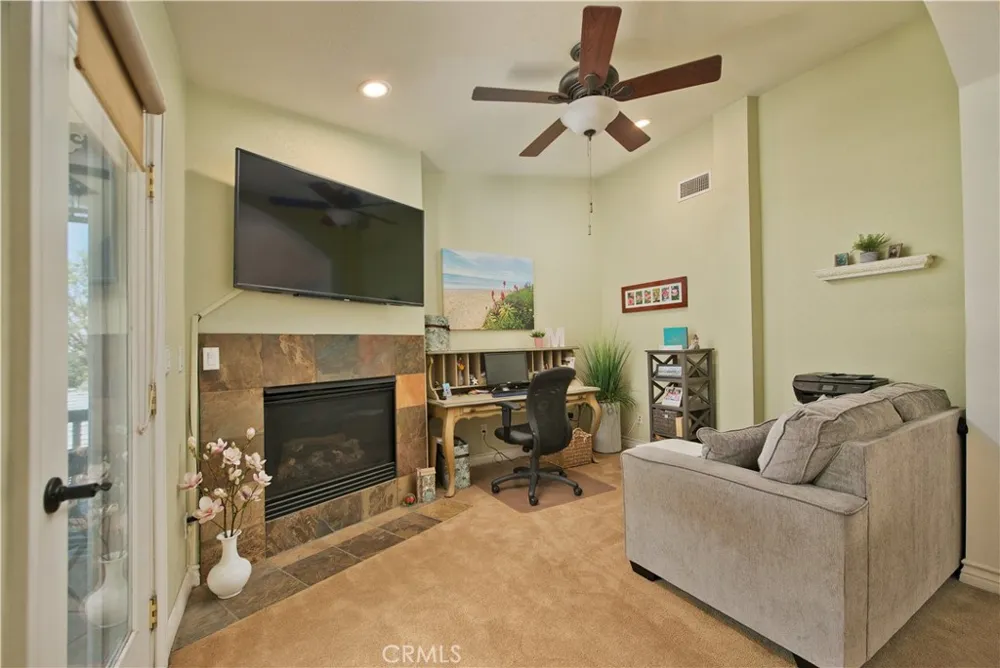 25023 Everett Newhall, CA 91321
