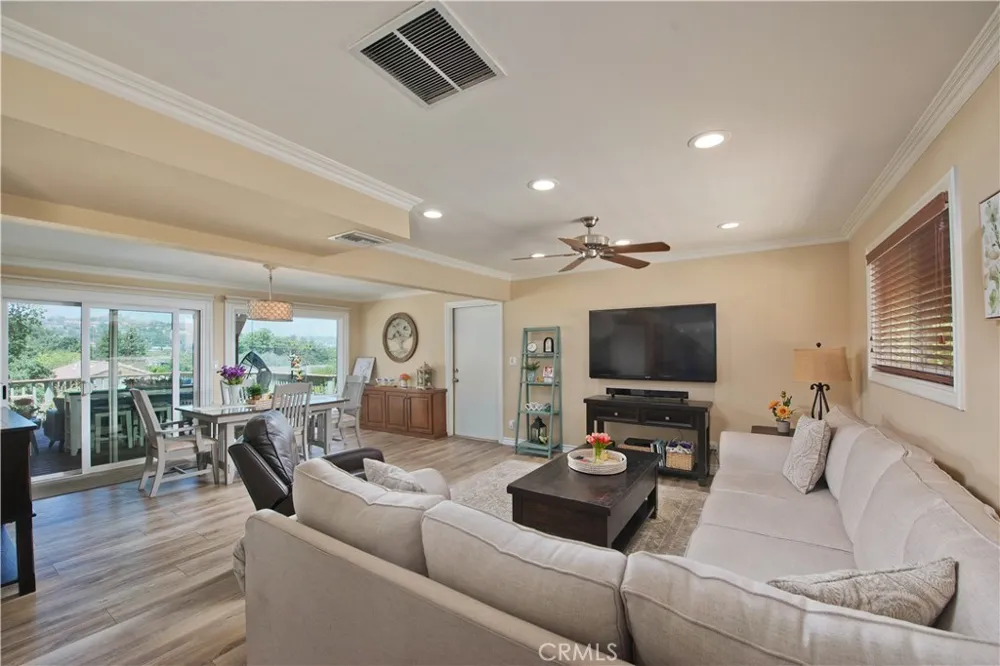 25023 Everett Newhall, CA 91321
