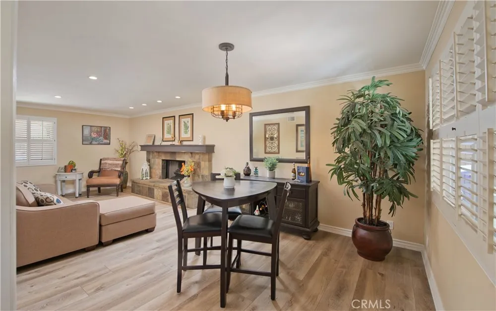 25023 Everett Newhall, CA 91321