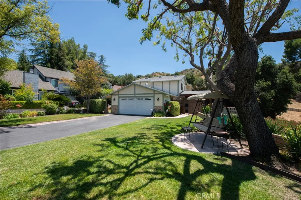 25023 Everett Newhall, CA 91321