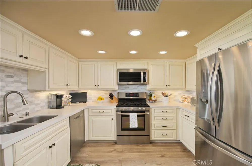 25023 Everett Newhall, CA 91321