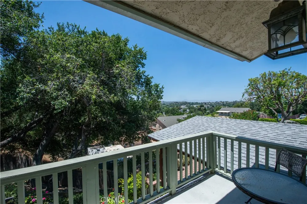 25023 Everett Newhall, CA 91321