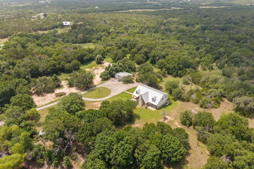1127 Mallard Lane Glen Rose, TX 76043