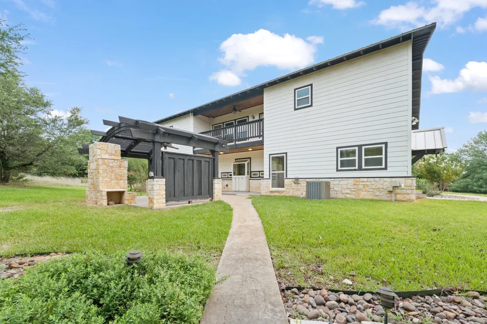 1127 Mallard Lane Glen Rose, TX 76043