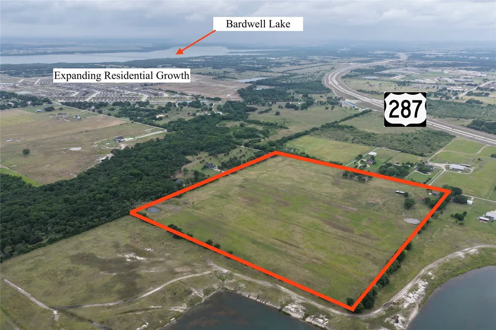 371 Liska Road Ennis, TX 75119