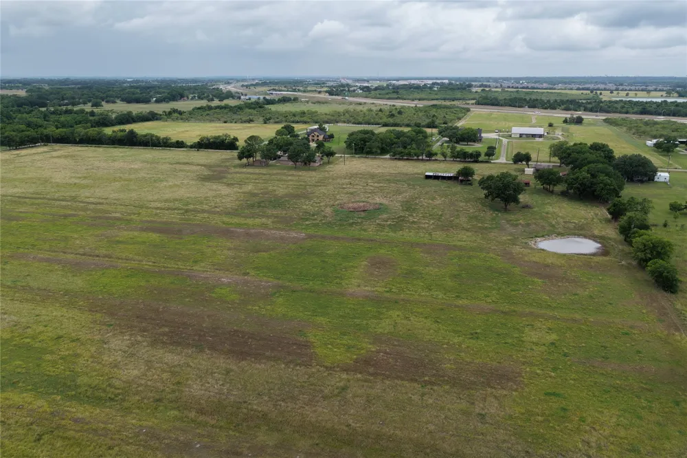 371 Liska Road Ennis, TX 75119