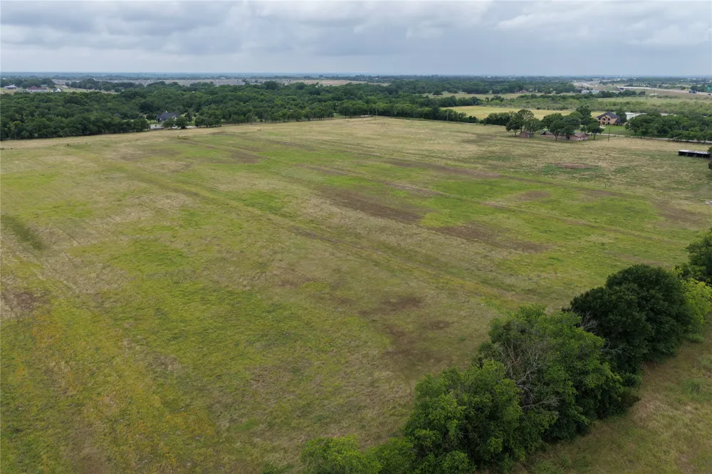 371 Liska Road Ennis, TX 75119