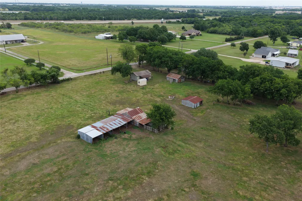 371 Liska Road Ennis, TX 75119
