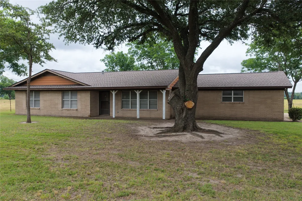 371 Liska Road Ennis, TX 75119
