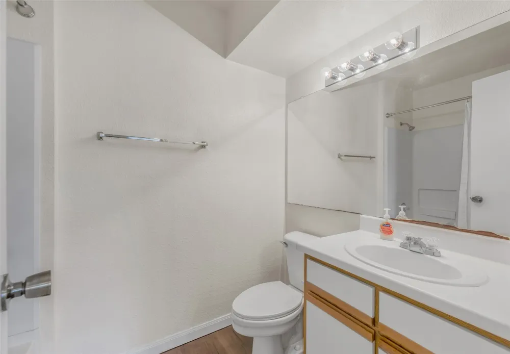 527 Southwest Parkway #303 College Station, TX 77840