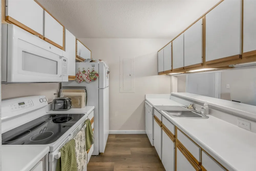 527 Southwest Parkway #303 College Station, TX 77840