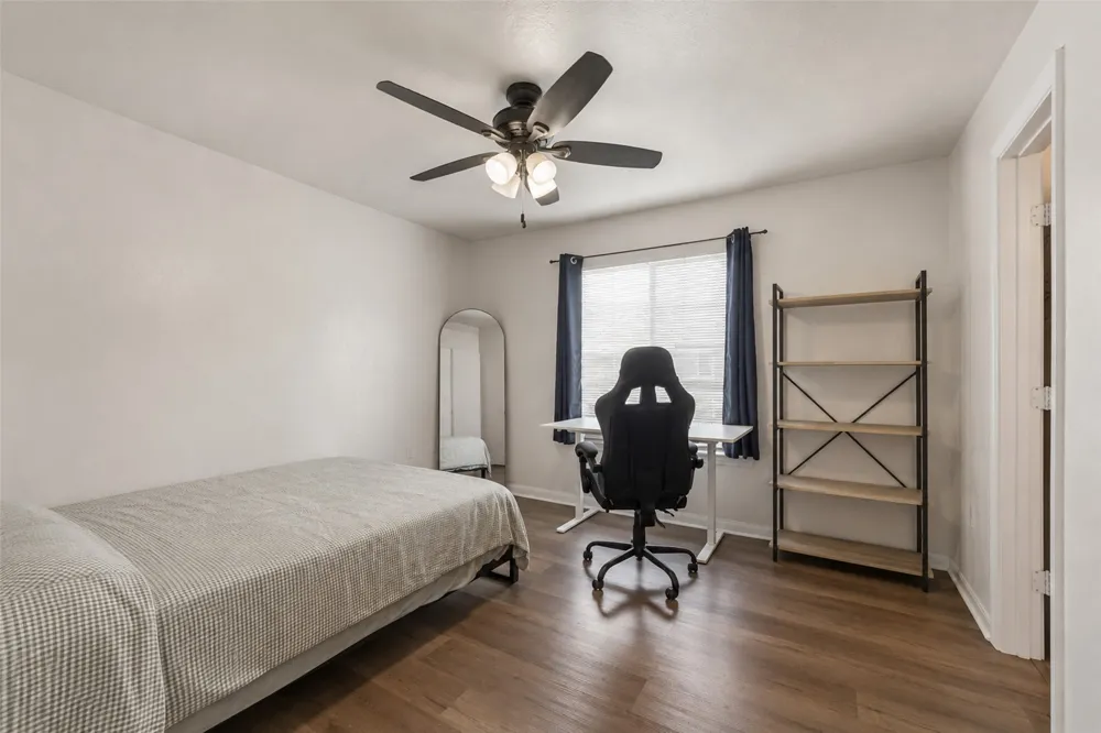 527 Southwest Parkway #303 College Station, TX 77840