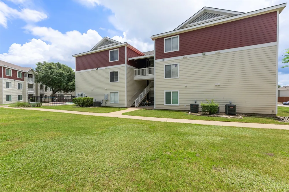 527 Southwest Parkway #303 College Station, TX 77840