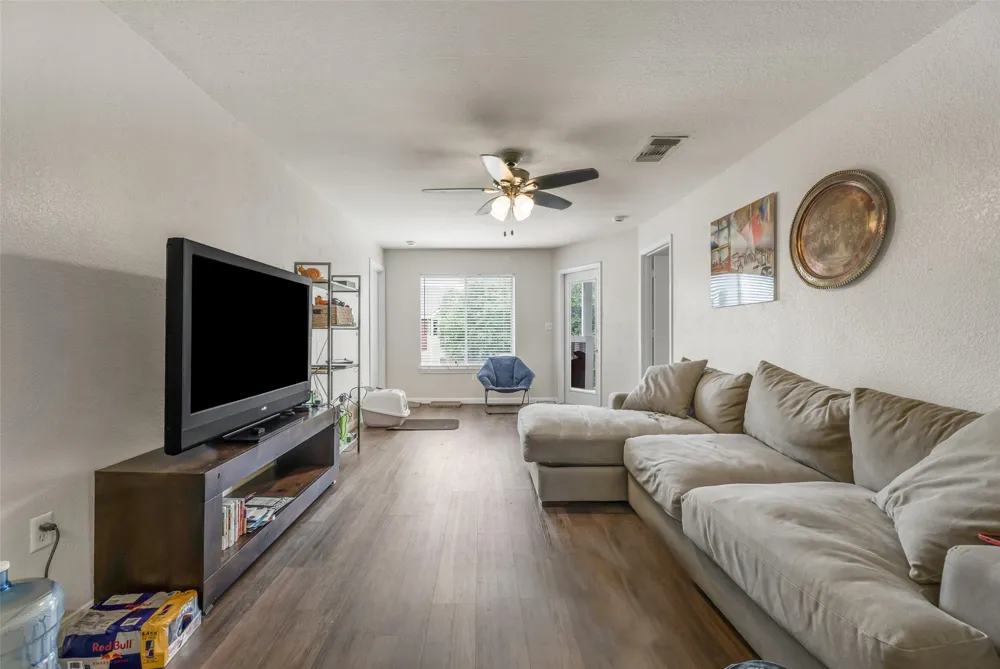 527 Southwest Parkway #303 College Station, TX 77840