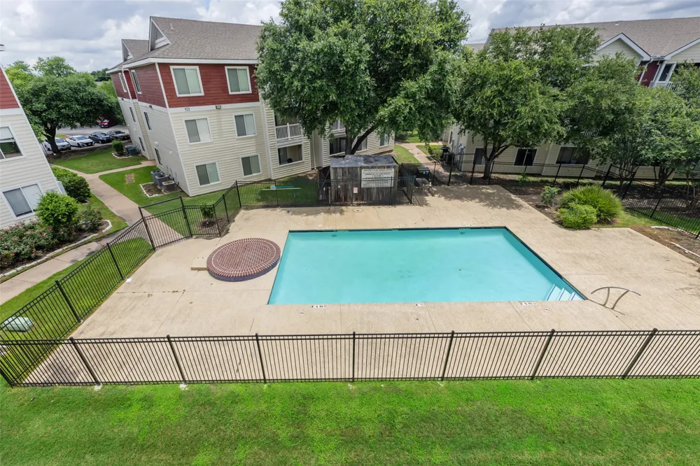 527 Southwest Parkway #303 College Station, TX 77840