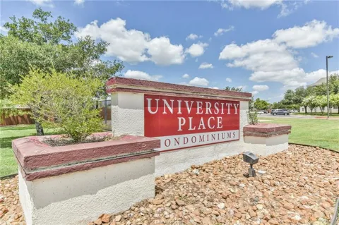 527 Southwest Parkway #303