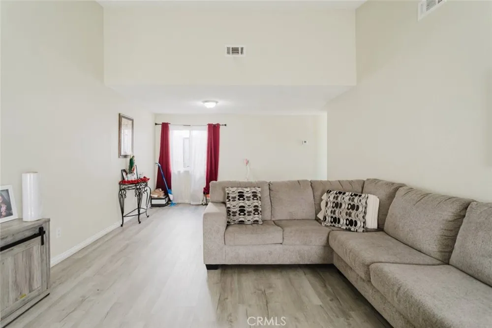 37672 Lasker Avenue Palmdale, CA 93550