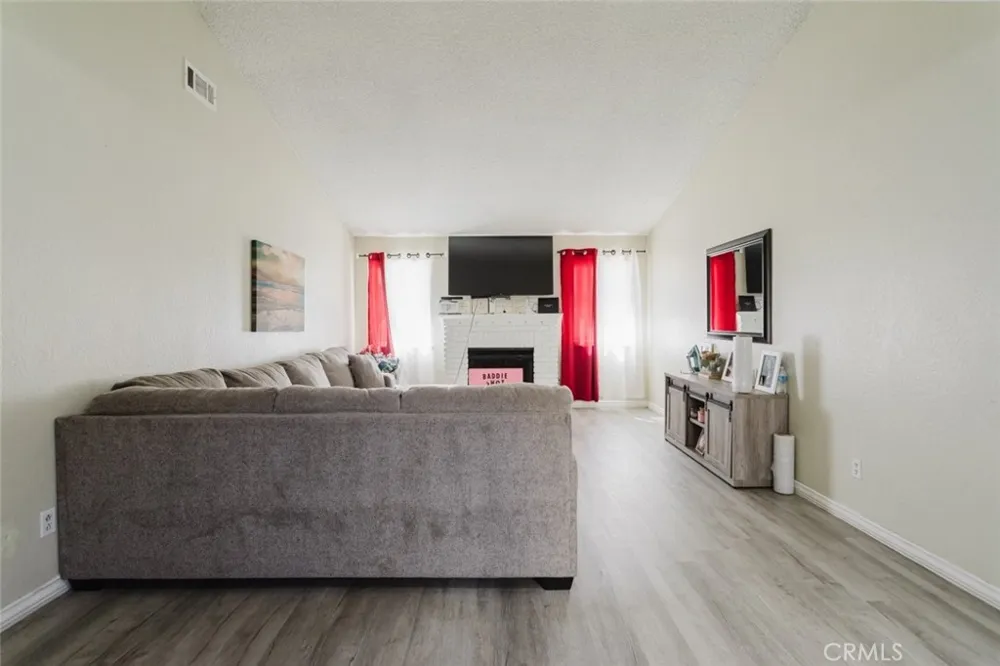 37672 Lasker Avenue Palmdale, CA 93550