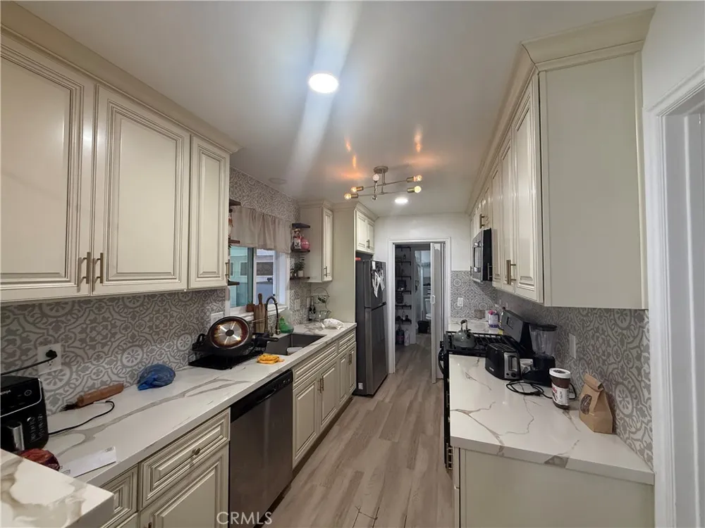 1101 W 152nd Compton, CA 90220