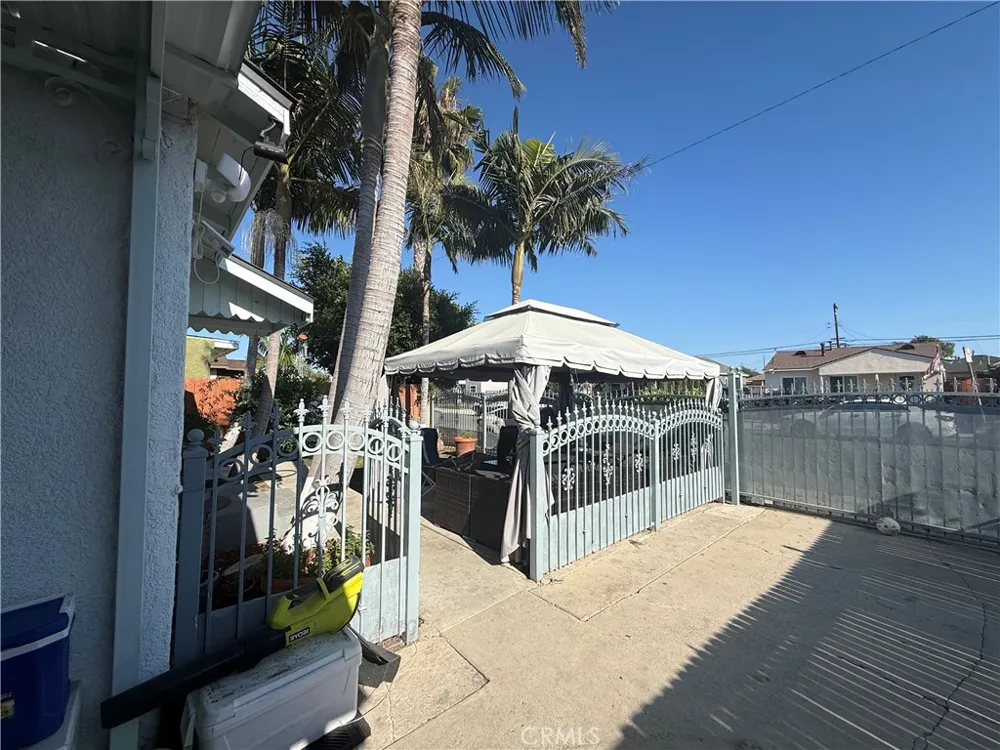 1101 W 152nd Compton, CA 90220