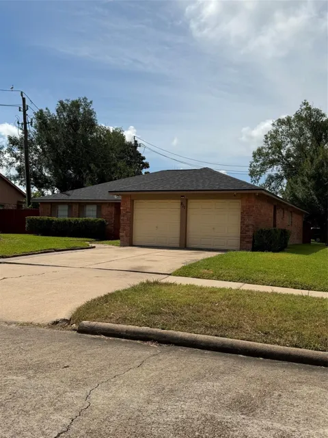 811 Whispering Pine Drive