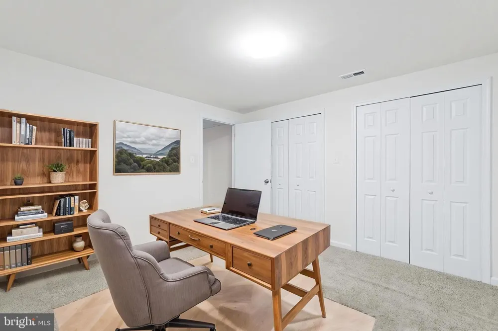 17613 KIRK LANE Rockville, MD 20853