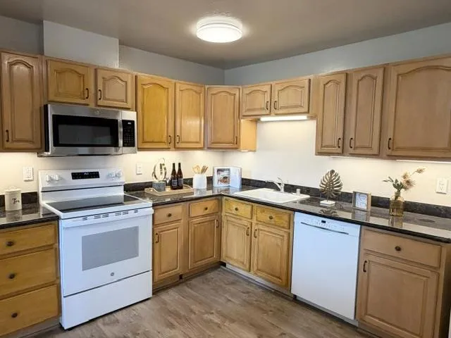 1170 Foster City Boulevard #303 Foster City, CA 94404