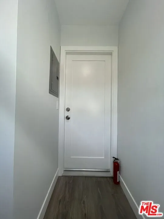 6204 Mayfield Avenue #2nd fl La Crescenta, CA 91214