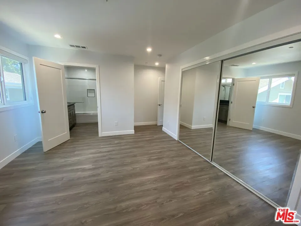 6204 Mayfield Avenue #2nd fl La Crescenta, CA 91214