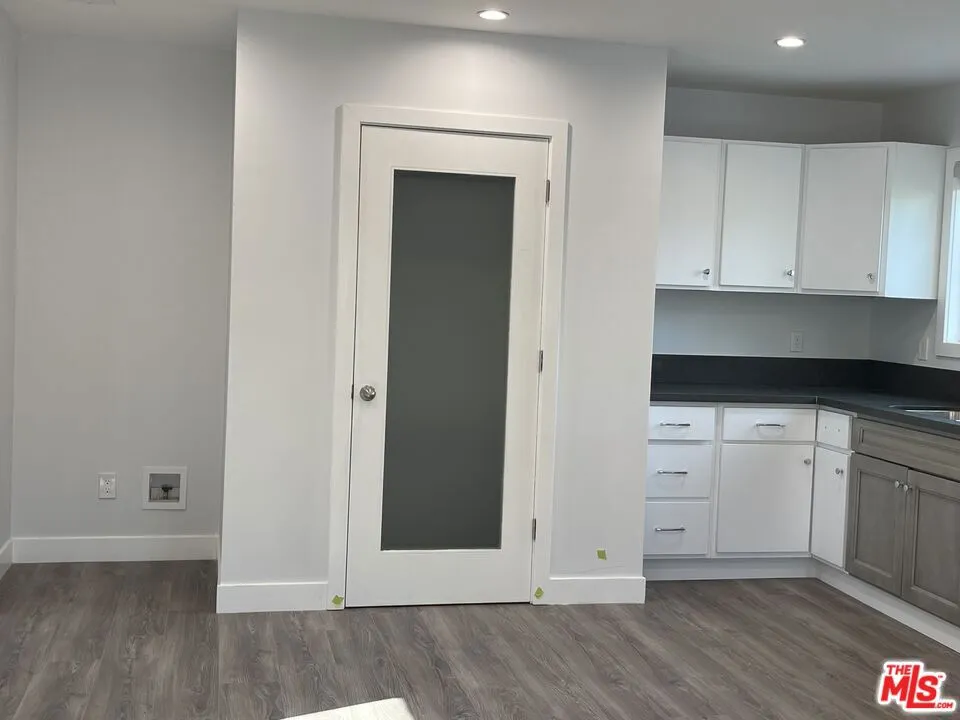 6204 Mayfield Avenue #2nd fl La Crescenta, CA 91214