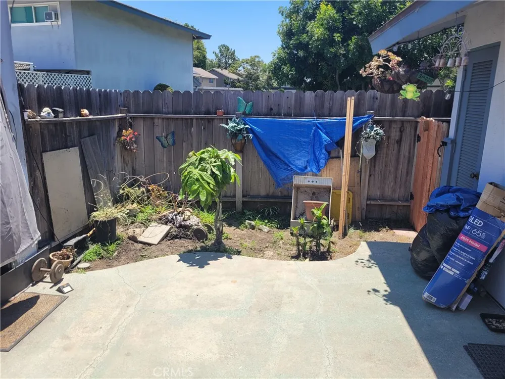 11063 Kibbins Stanton, CA 90680
