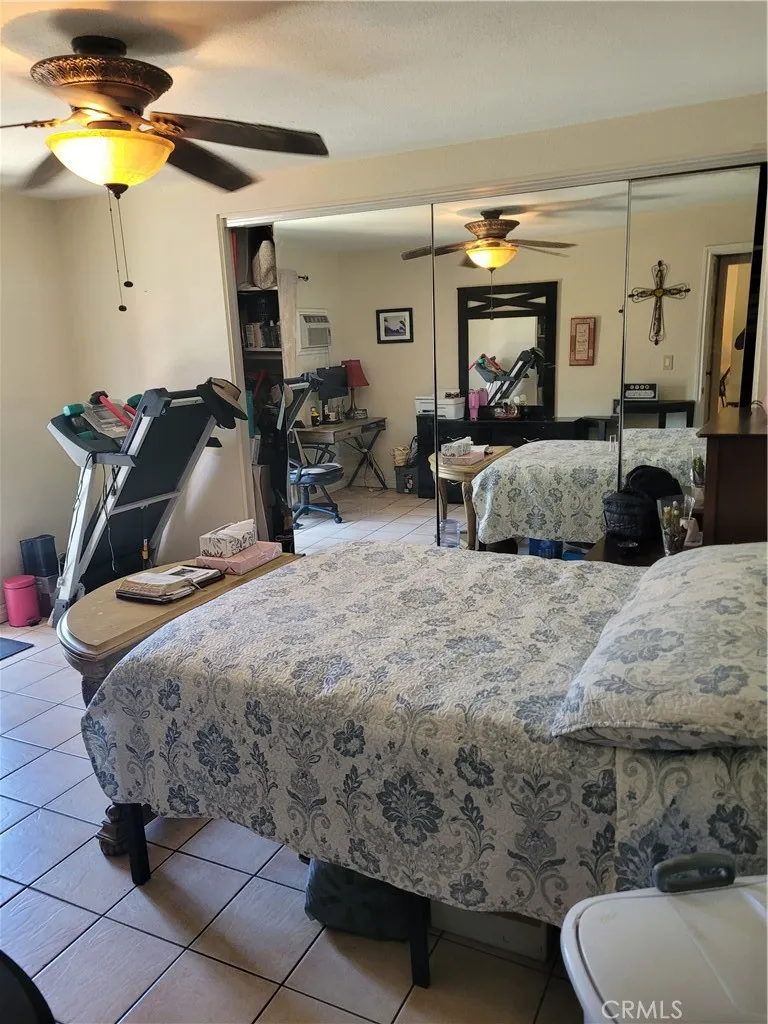 11063 Kibbins Stanton, CA 90680