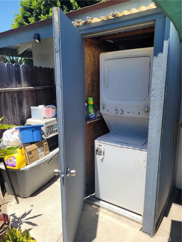 11063 Kibbins Stanton, CA 90680