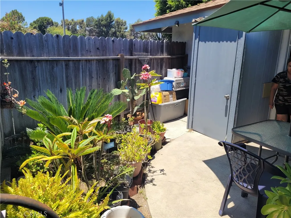 11063 Kibbins Stanton, CA 90680