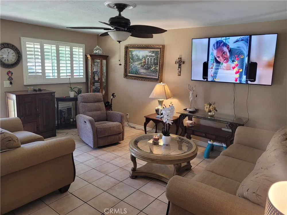 11063 Kibbins Stanton, CA 90680