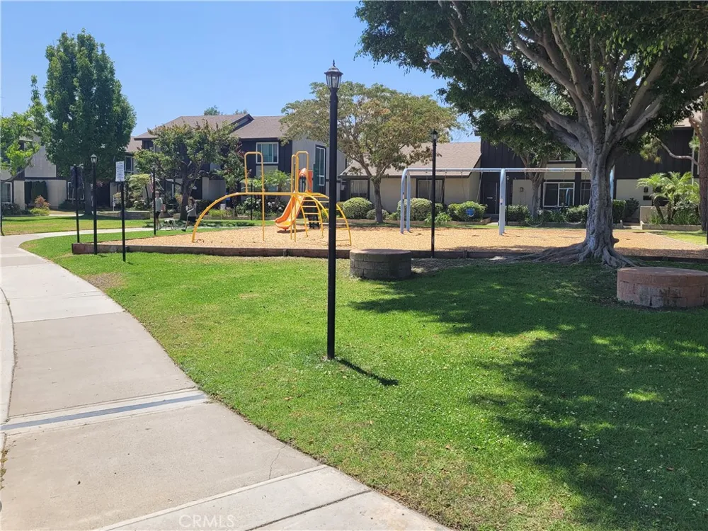 11063 Kibbins Stanton, CA 90680