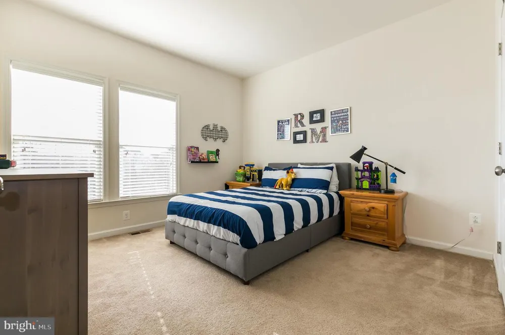 24640 GREYSTEEL SQUARE Aldie, VA 20105
