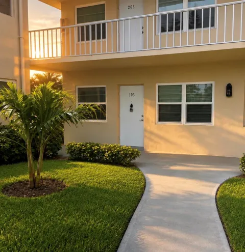 12 Vista Palm Lane