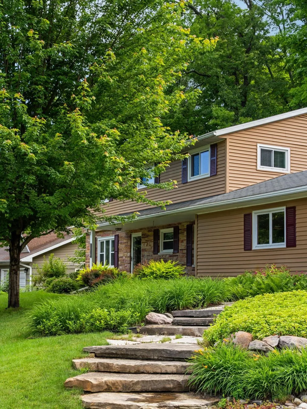 7370 Maple Terrace Avenue Peninsula Township, MI 49686