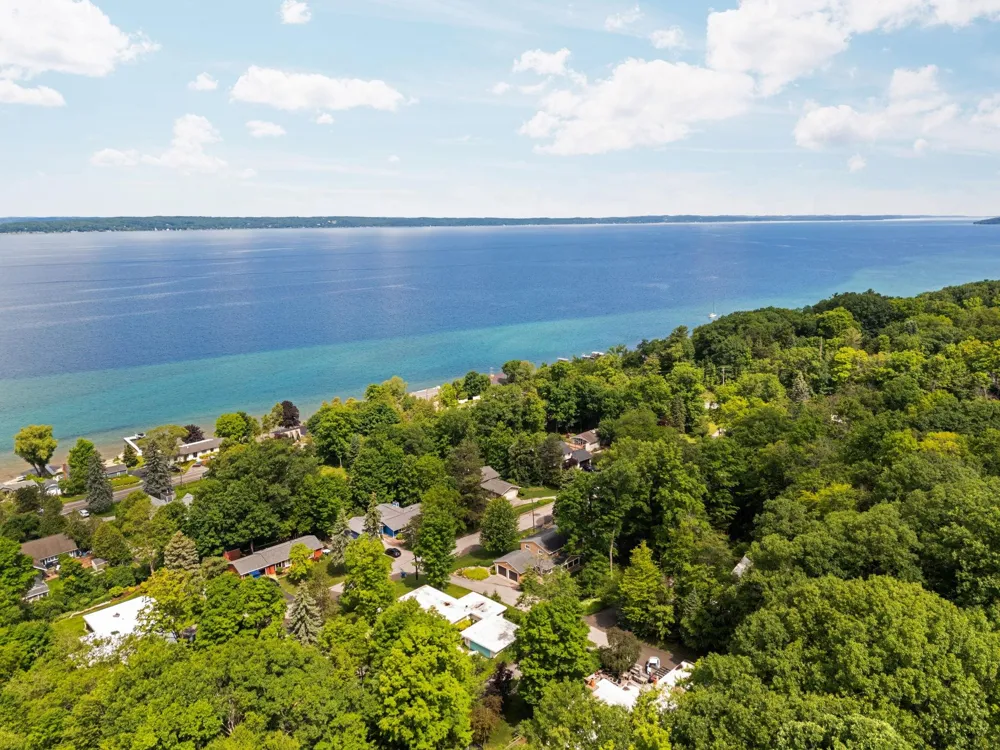 7370 Maple Terrace Avenue Peninsula Township, MI 49686