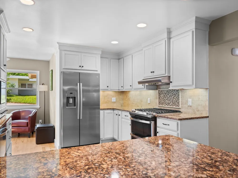 7370 Maple Terrace Avenue Peninsula Township, MI 49686