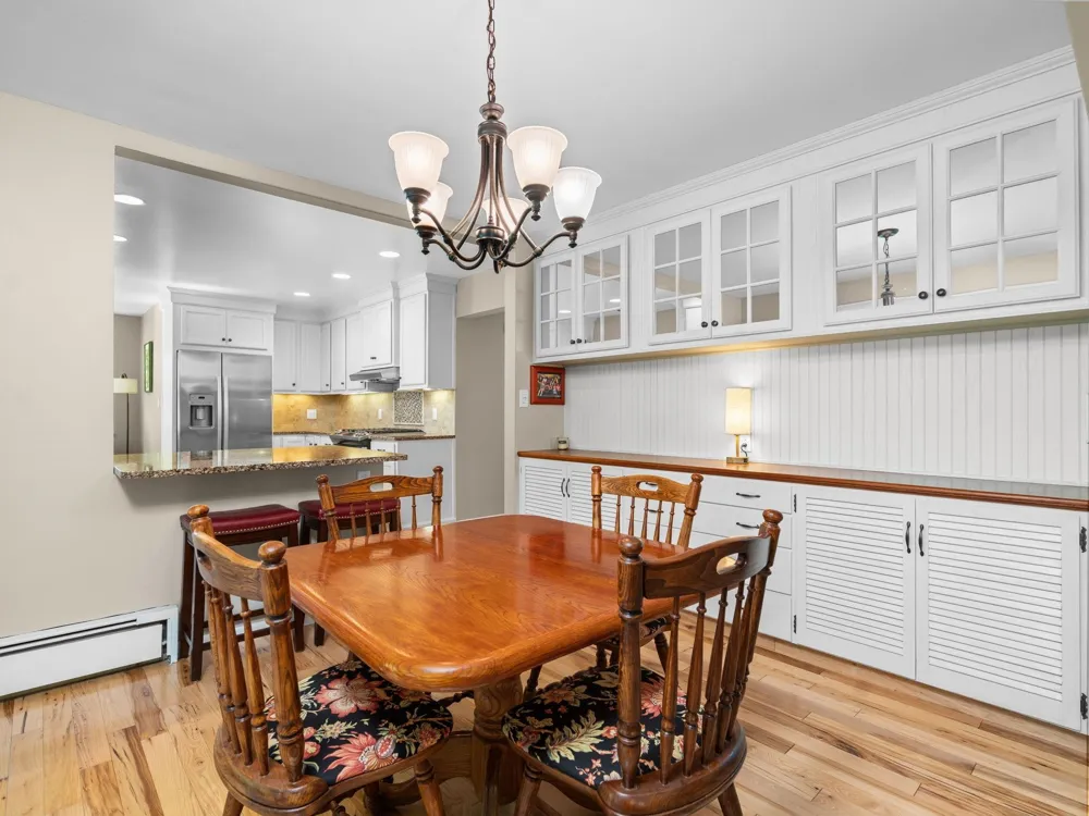 7370 Maple Terrace Avenue Peninsula Township, MI 49686