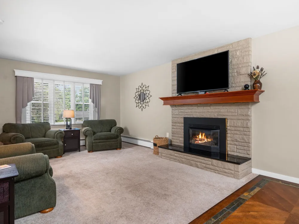 7370 Maple Terrace Avenue Peninsula Township, MI 49686