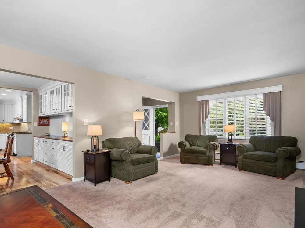 7370 Maple Terrace Avenue Peninsula Township, MI 49686
