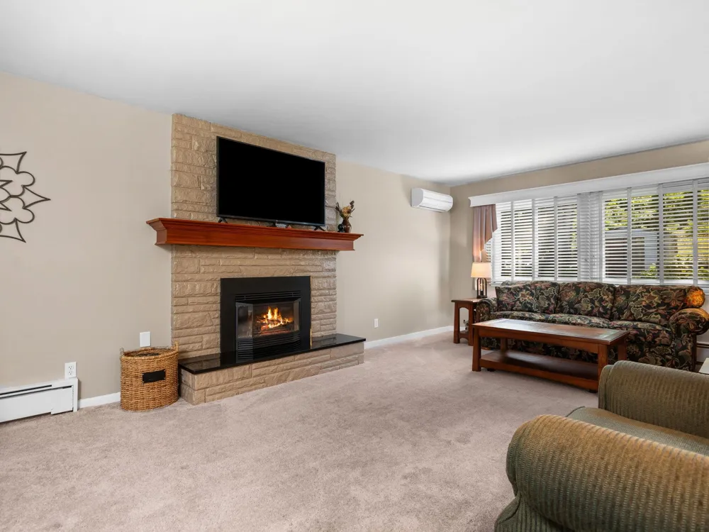 7370 Maple Terrace Avenue Peninsula Township, MI 49686