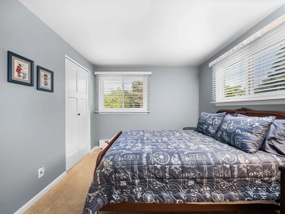 7370 Maple Terrace Avenue Peninsula Township, MI 49686