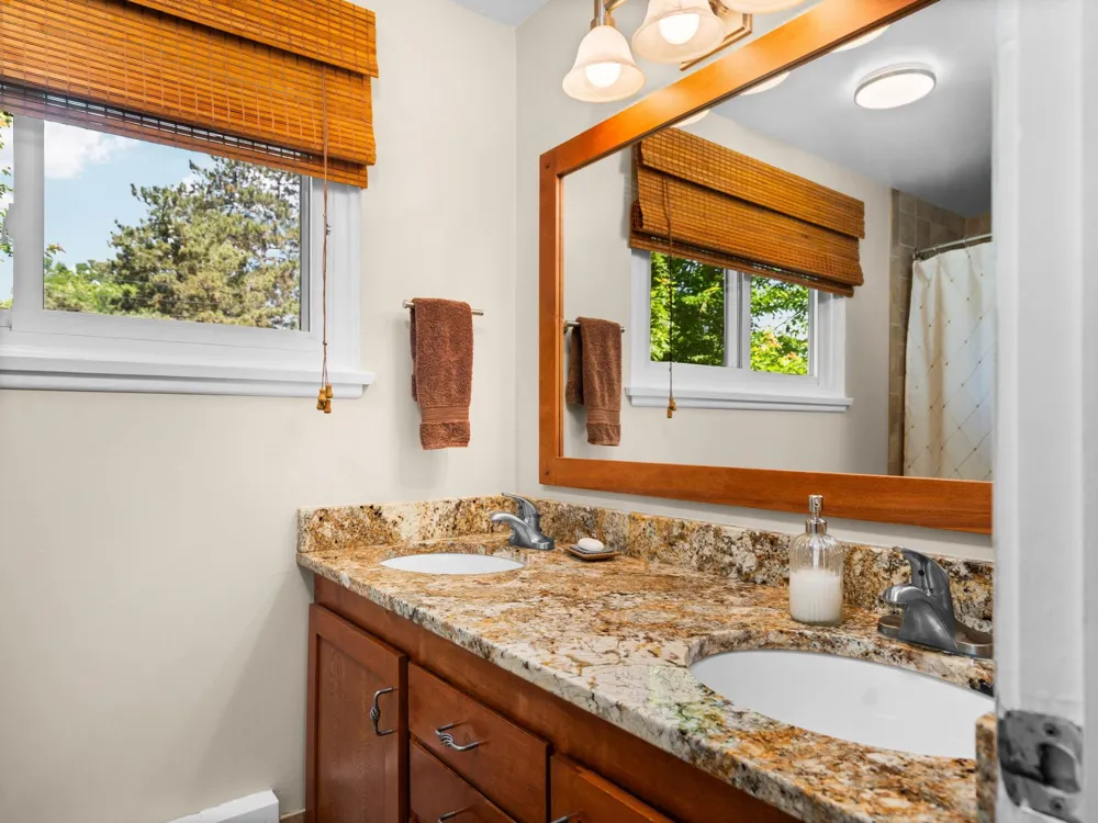 7370 Maple Terrace Avenue Peninsula Township, MI 49686