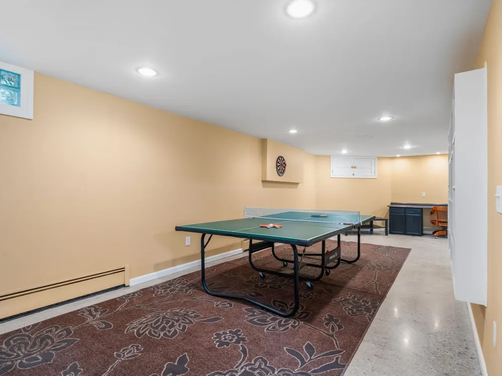 7370 Maple Terrace Avenue Peninsula Township, MI 49686