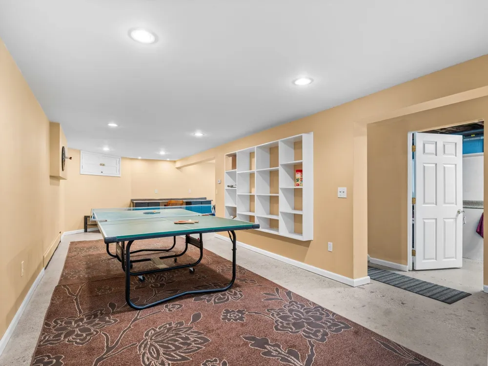 7370 Maple Terrace Avenue Peninsula Township, MI 49686